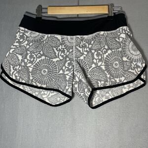 Lululemon Turbo Run Speed Short Size 6 Beachy Floral Grey Black Athletic Workout